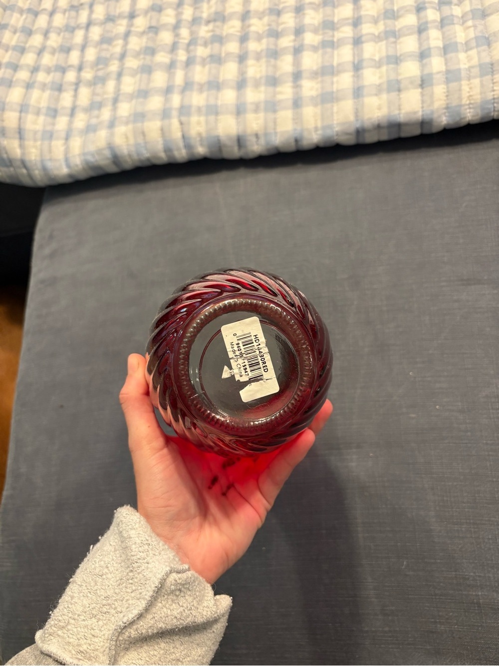 Red Glass Ribbed Vase - Unbranded - Picture 3 of 6